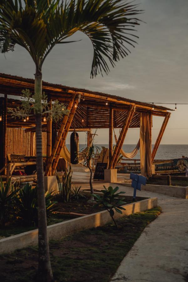 Free Spirit Ecuador, Puerto Engabao Hotel Exterior photo